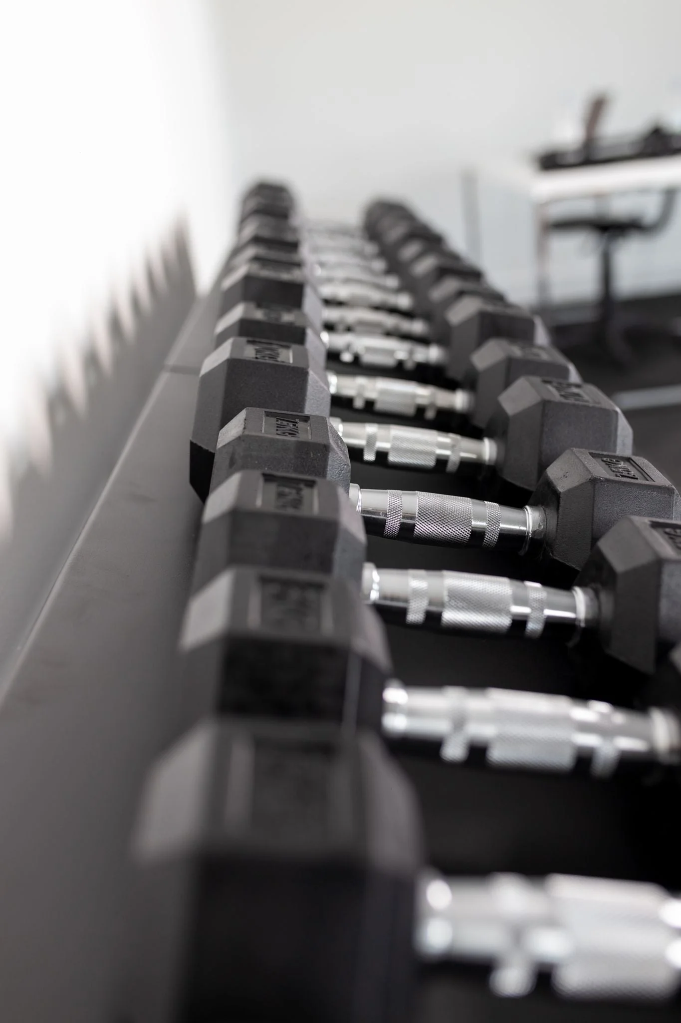 35KG HEX DUMBBELL - RUBBER COATED - Image 6